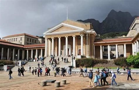 Cape Town University Students Threesome Doggy Style Leaked。